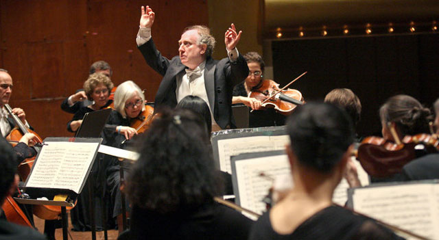 Jeffrey Kahane conducting