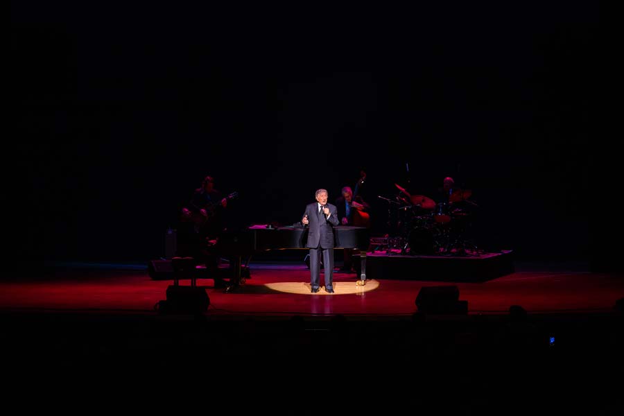 Tony Bennett performing to his audience