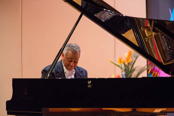 André Watts giving a performance