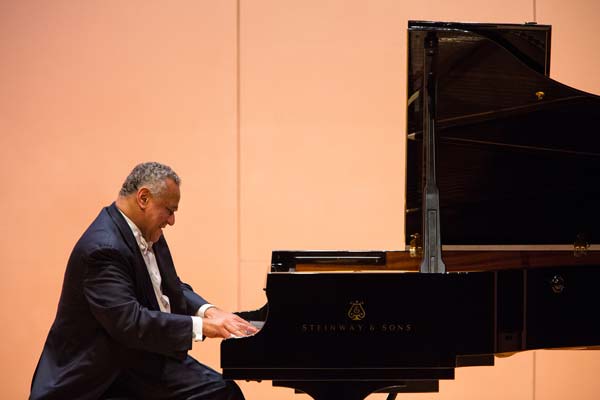 André Watts playing the piano